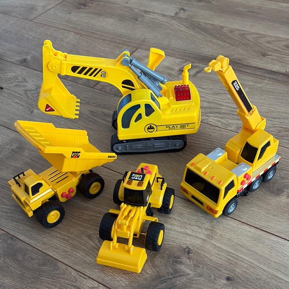 Yellow Construction Vehicle Toy Set - Picture 1 of 8
